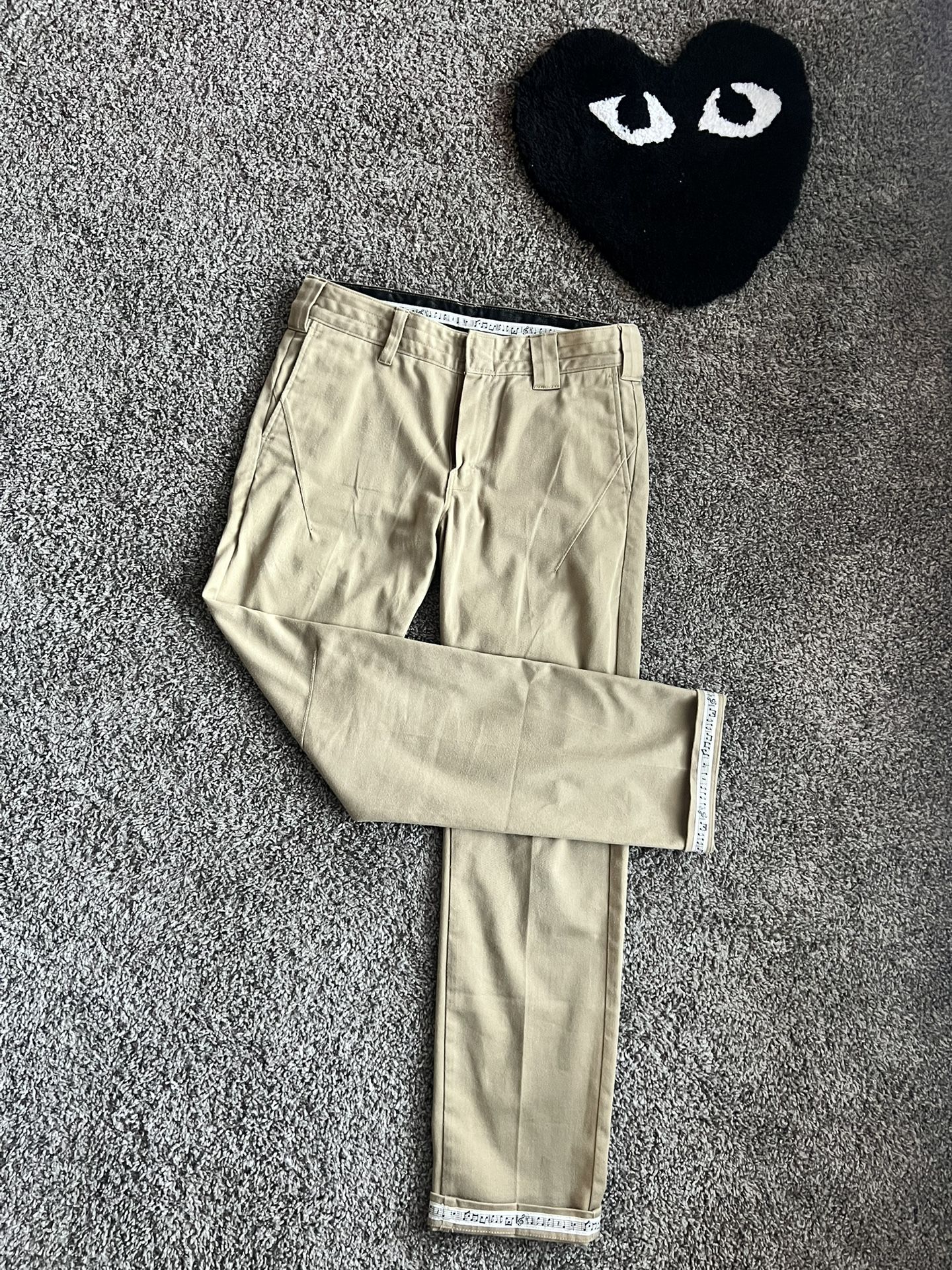 Number (N) x Dickies Cargo