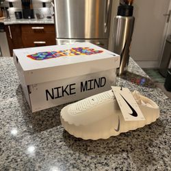 Nike Mind 001 - Size 9 - Men's Pregame Mules/Slide/Shoe/Sandal