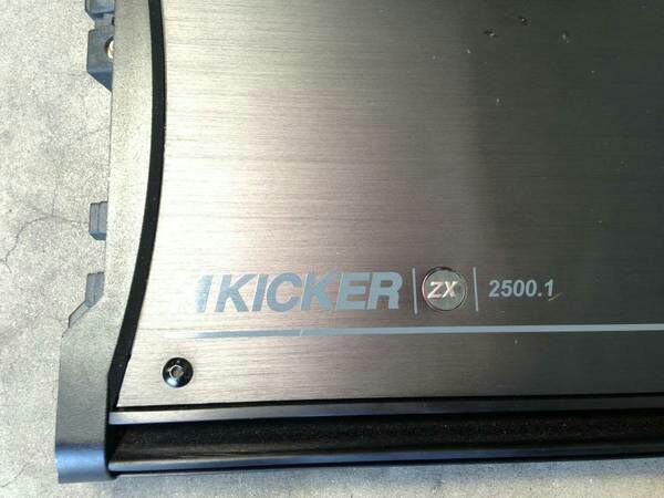 KICKER ZX2500.1 CAR AMP