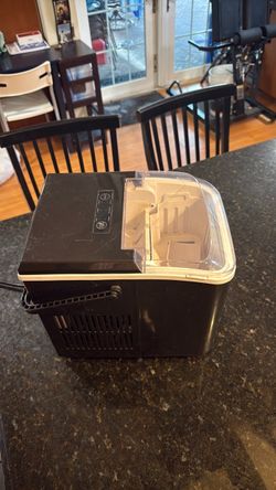Ice maker