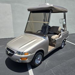 2005 Western 100 4-Passenger Non-Lifted 42-Volt Golf Cart