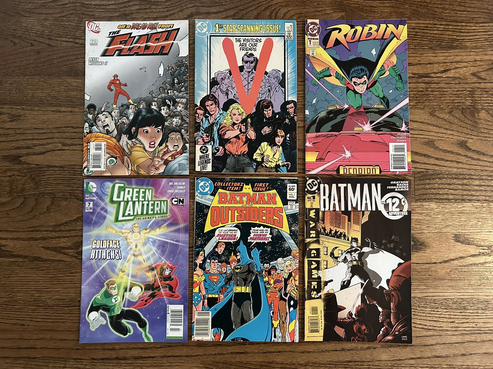 DC Comic Assorted Book Superhero Lot Batman Robin V Flash Green Lantern
