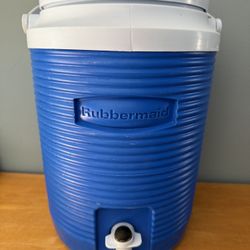 Rubbermaid Water Cooler with Spigot