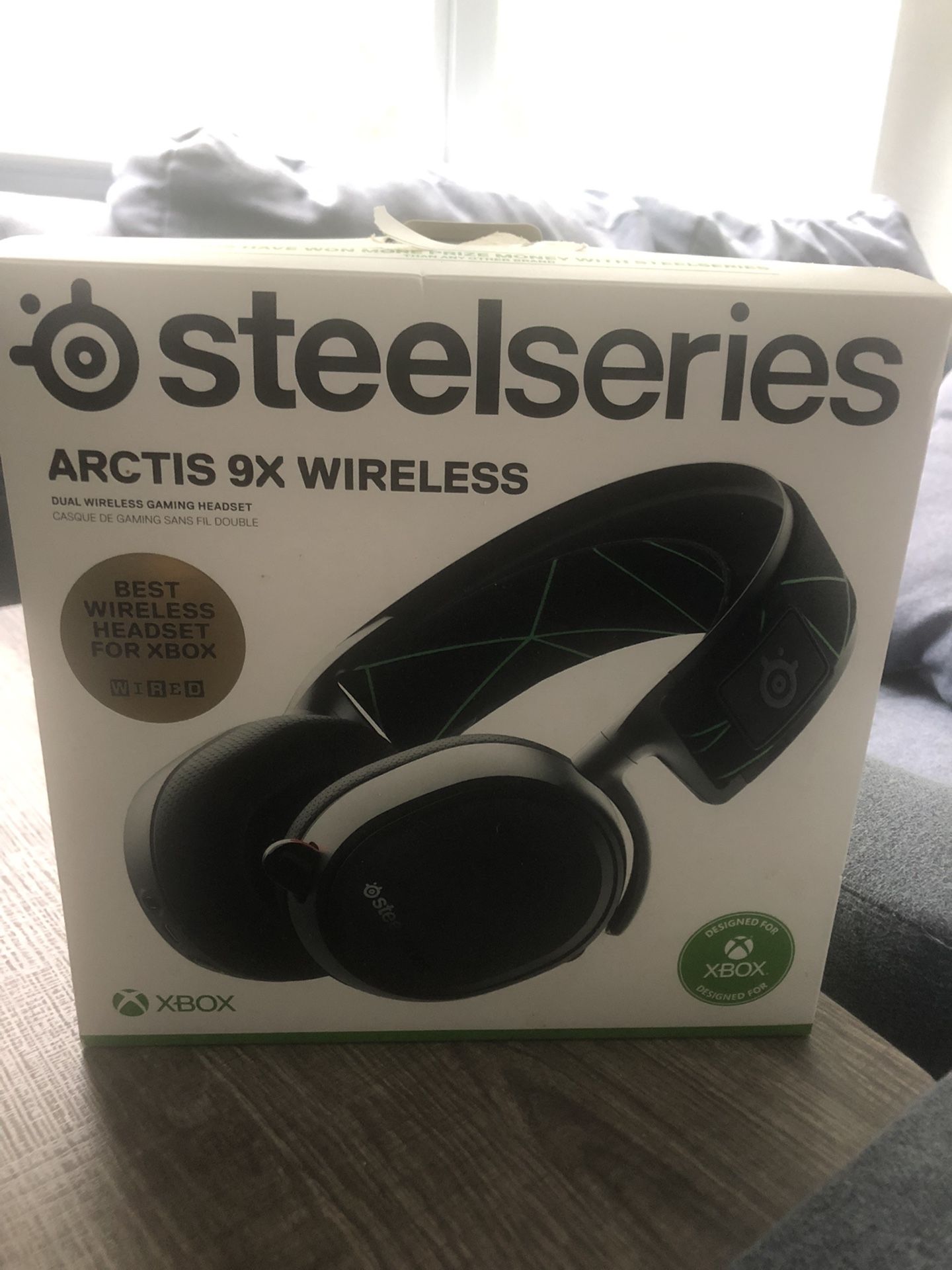 Wireless Headset With Headset Holder