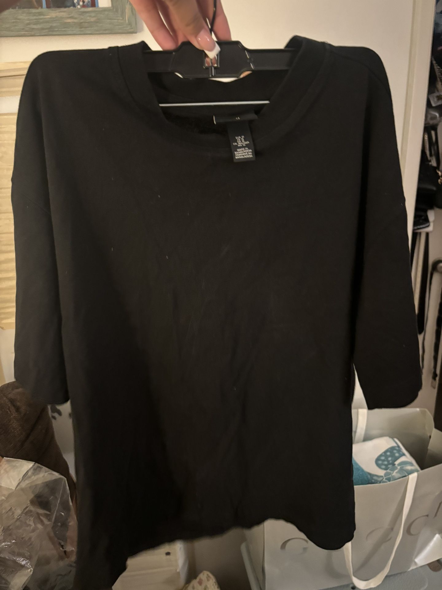 BLACK SHIRT