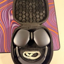 Apple AirPods Max (1st Gen) – Barely Used + Case + Covers