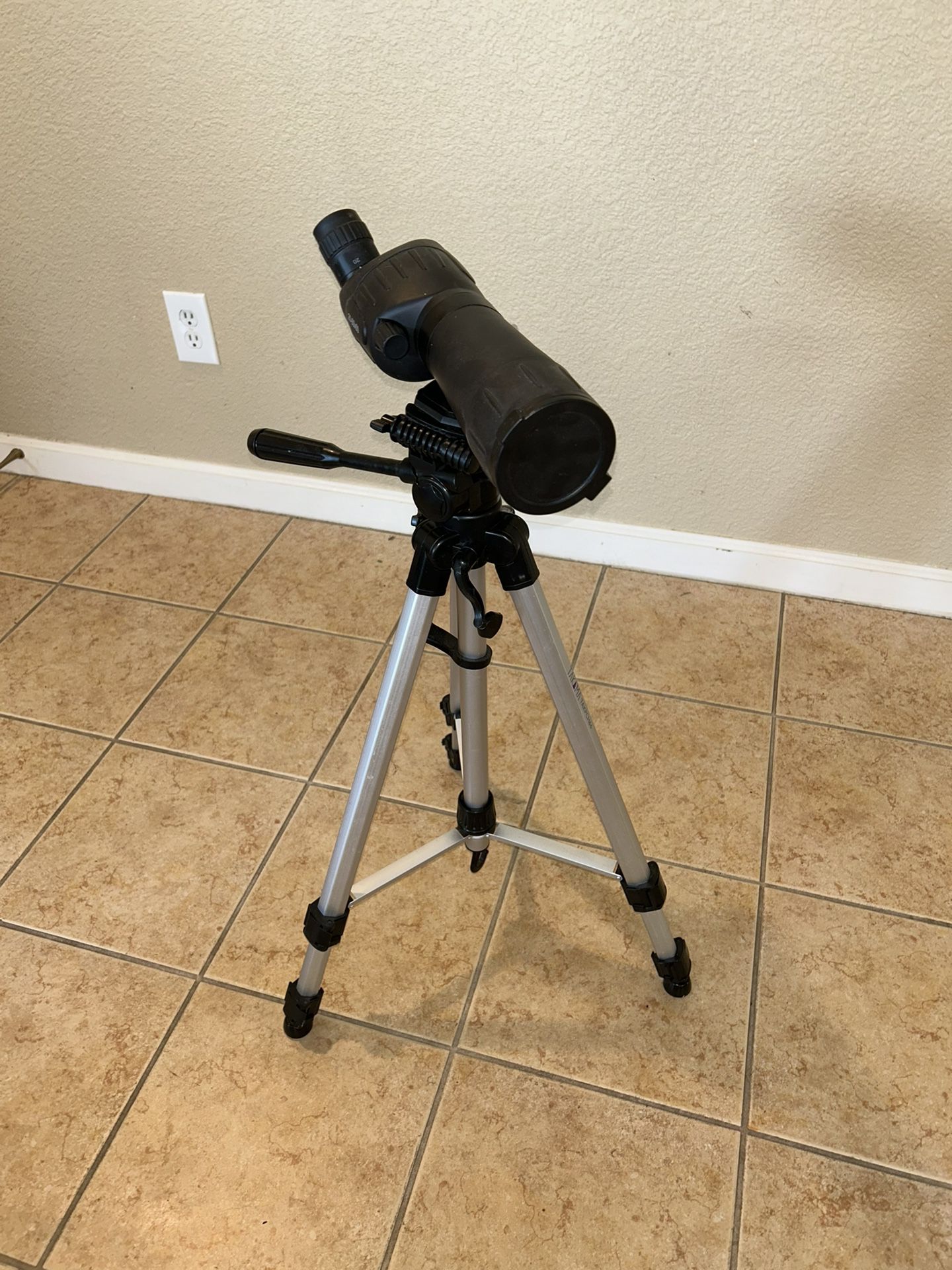 High Powered Spotting Scope with 3-section Aluminum Tripod 