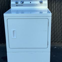 SPEED QUEEN ELECTRIC DRYER. WORKS PERFECT. 30 DAYS WARRANTY.
