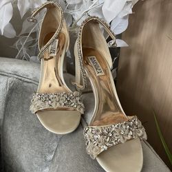 Gucci 8.5 $80dlls zapatillas 8.5 $20 dlls CASH ONLY