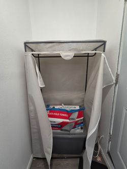 Clothes hanger storage thing