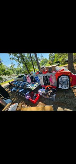 Will be selling at the barnyard flea market sun 7am til 2. Booth a24. Vintage clothing shoes and mor