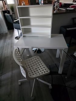 Escritorio y  silla, desk and chair