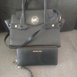 Michael Kors Crossbody Wristlet 