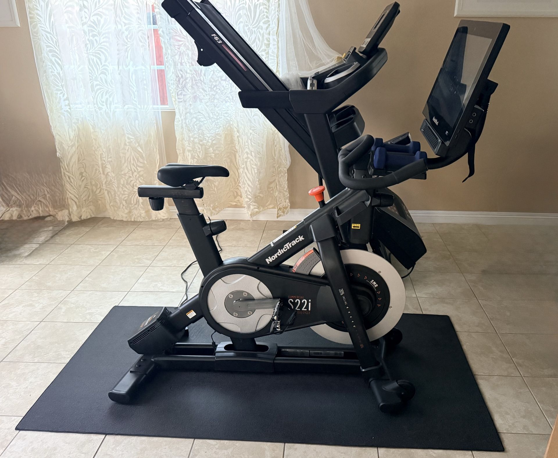 NordicTrack Commercial S22i Studio Cycle – Excellent Condition