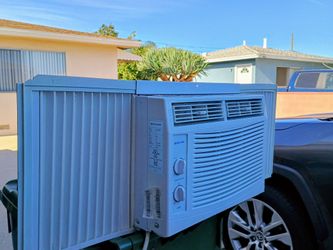 Cool Living White Air Conditioning Unit