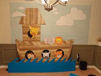 Baby/child arc party decor
