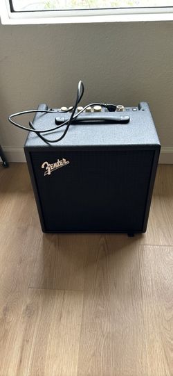 Fender Rumble LT25 25W 1x8 Bass Combo Amp Black