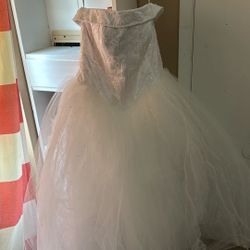 Worn once size 18 W wedding dress *dust bag included