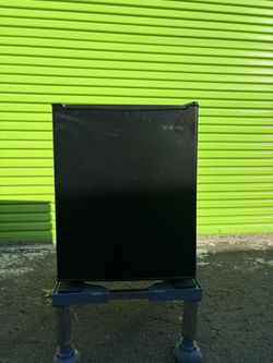 Home Depot brand mini fridge (fairly new)