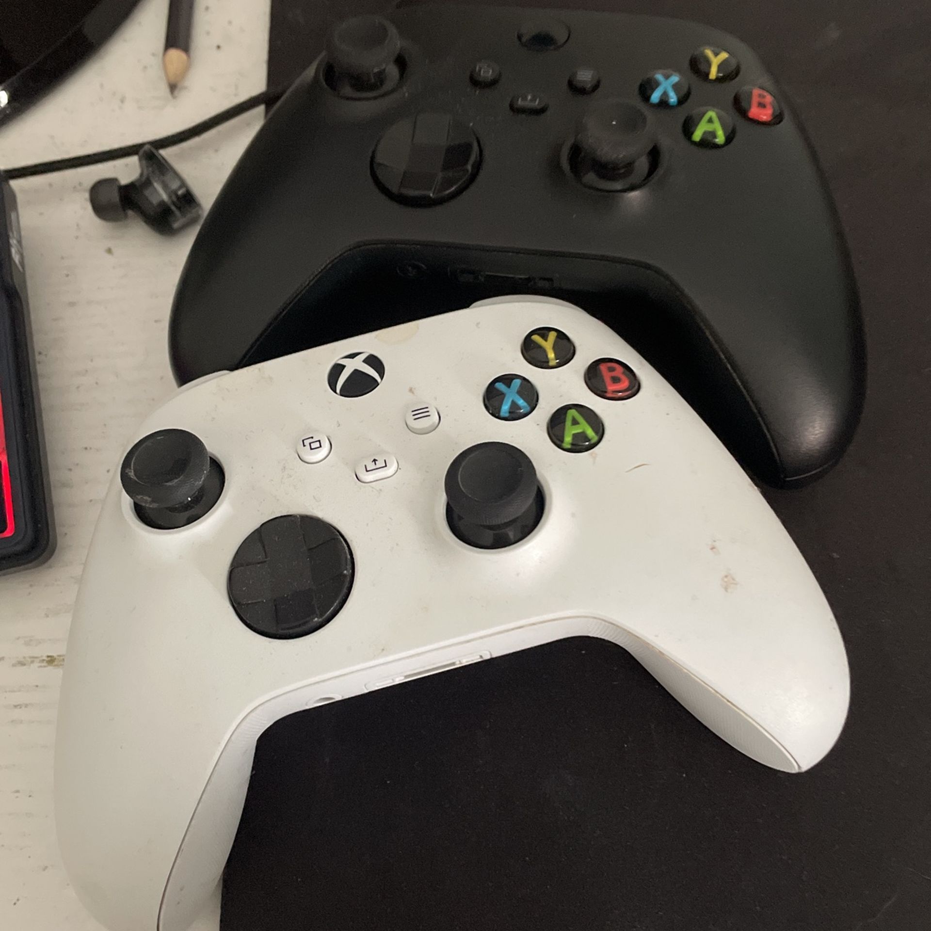 2 Xbox Controllers