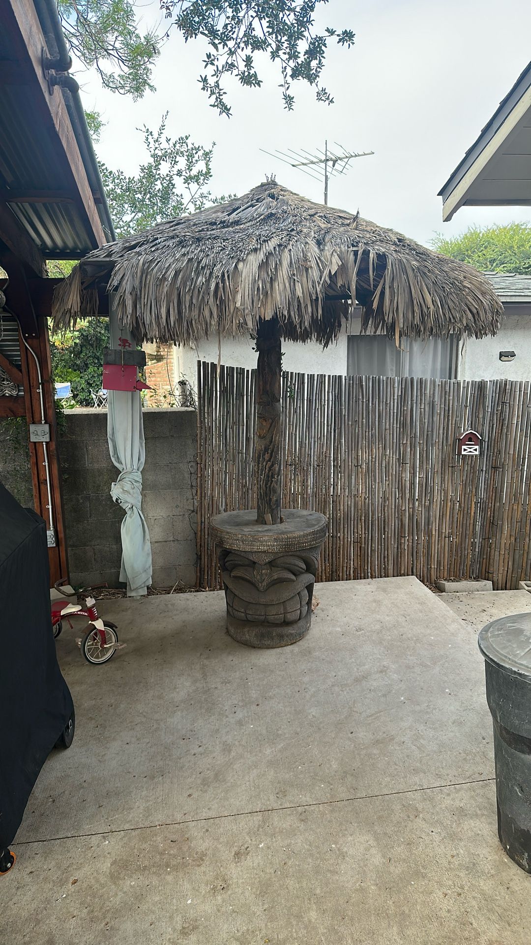 Tiki Palapas Table