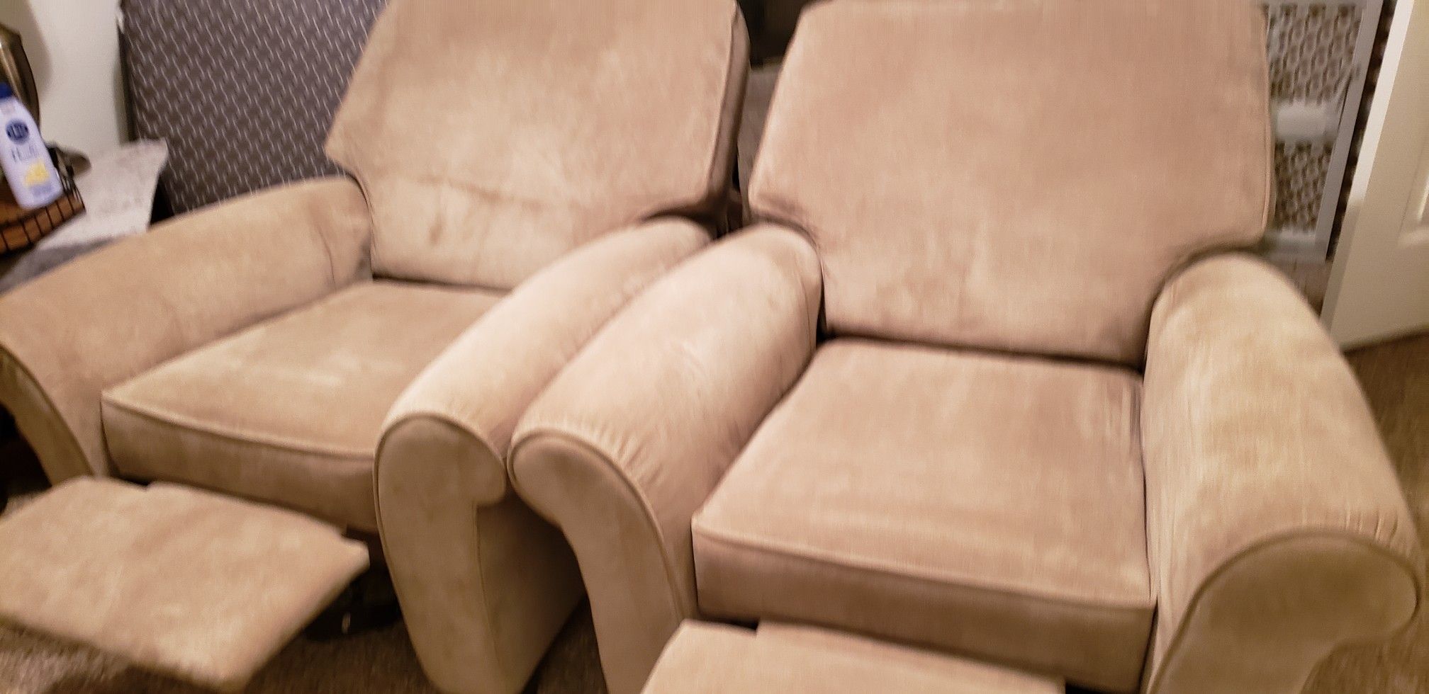 Upscale Sofa 2 Recliners like new Flexsteel