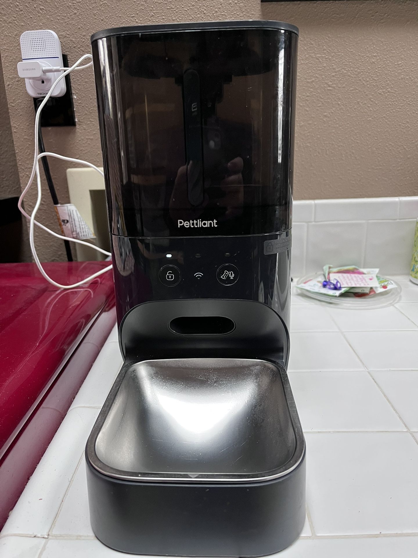 Pettliant Automatic Feeder