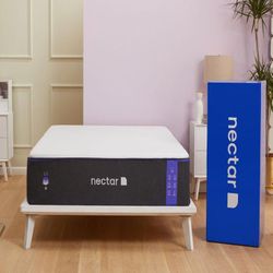 Nectar Mattress.     Queen Size Nectar Premier Memory Foam 13" Medium Mattress