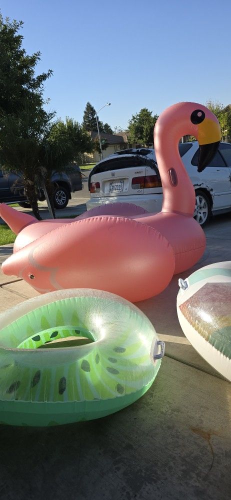 Inflatable Tubes For Pool Or Lake