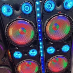 4 15" Woofers.  Loud Kareoke Bluetooth Party Speaker.  20000 Watts . Free 🎤 Included.  Brand New 