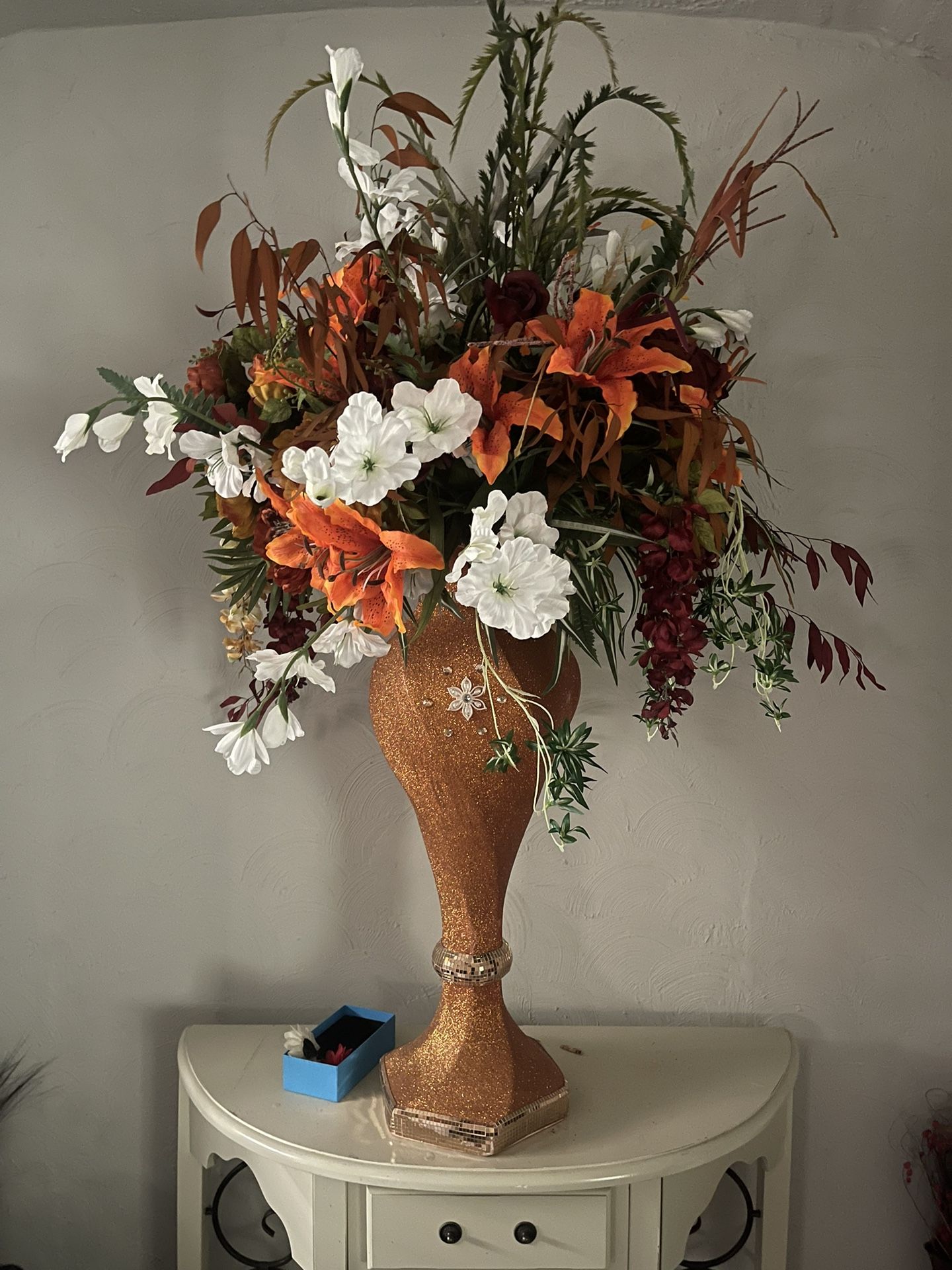 Very Nice Flowers And Vase 