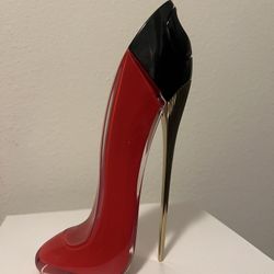 Carolina Herrera Very Good Girl Perfume 