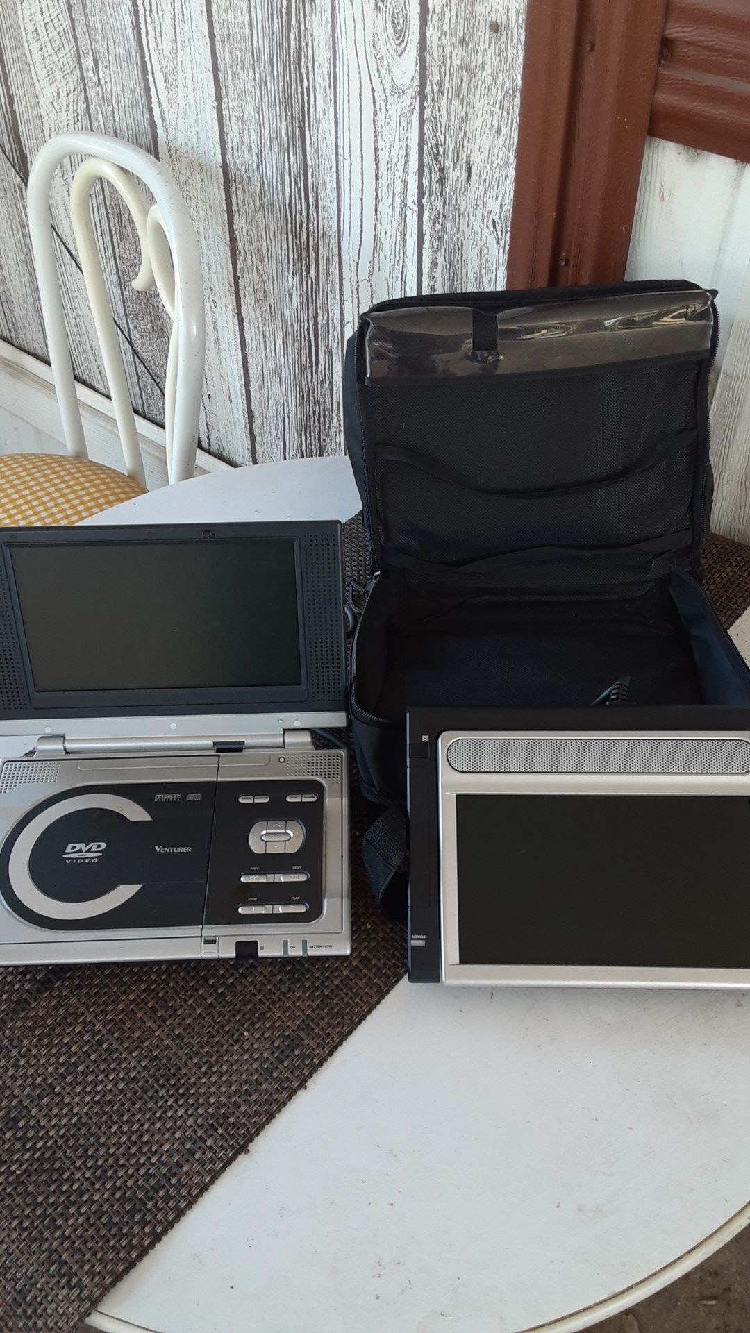 Auto video set with two monitors with DVD player and power cords