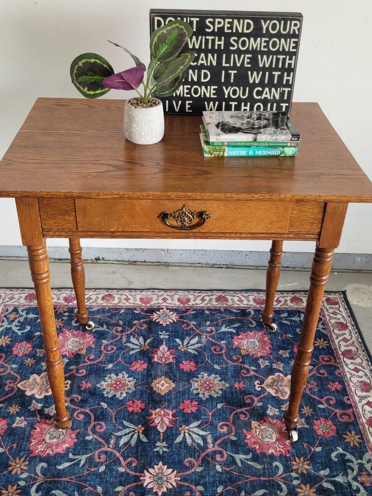 SOLID DESK / TABLE