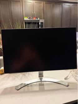 LG 24” IPS Monitor HDMI