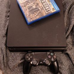 PS4  Slim / 2 Controller/ 3 Games