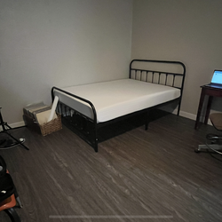 Full Mattress ans Frame