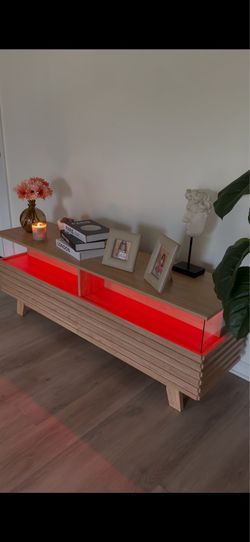 Modern TV Stand – Like New