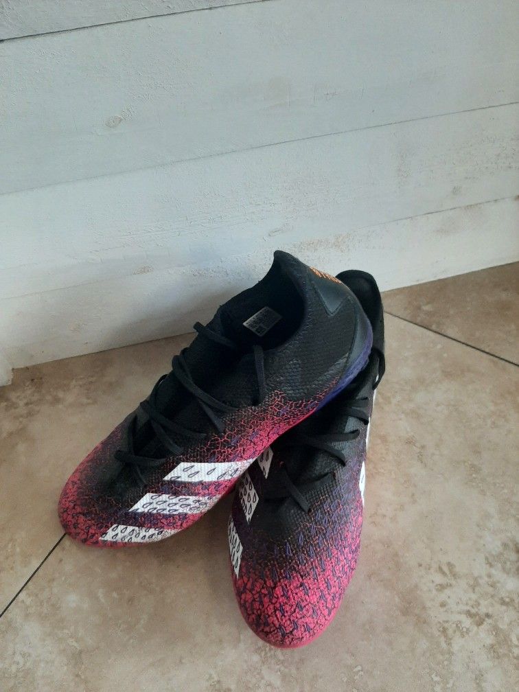 Soccer Cleats 10.5 Men