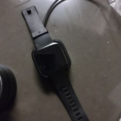 FitBit Versa Used