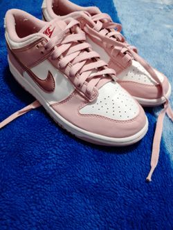 Big kids Nike dunks size 5
