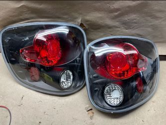 OT108 Fit 01-03 Ford F150 Black Halogen Tail Light Pair 