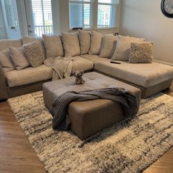 Living Room Sectional Set With Ottoman (Everything included)
