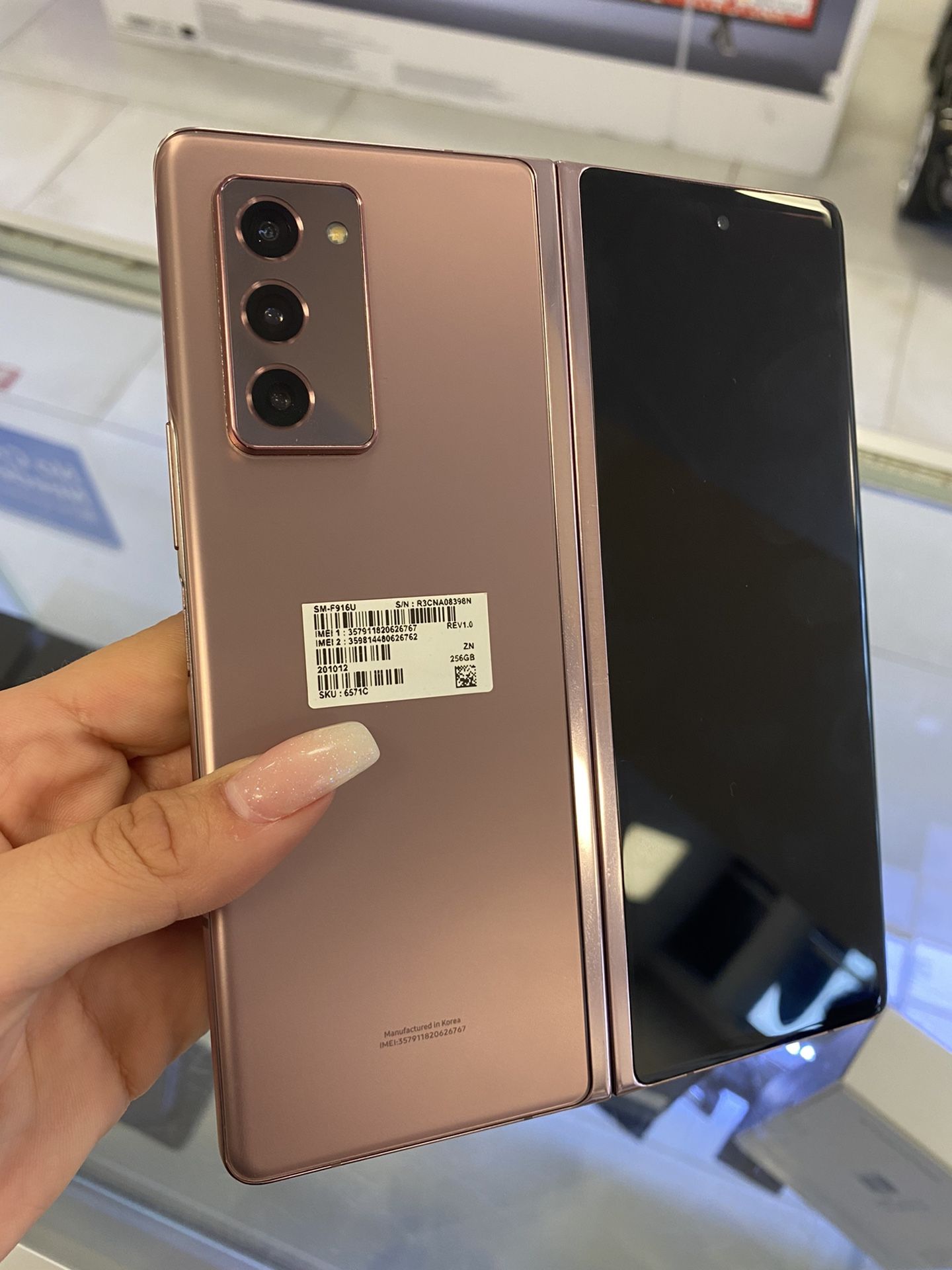 Samsung Galaxy Z Fold 2 256GB Verizon $699 Cash