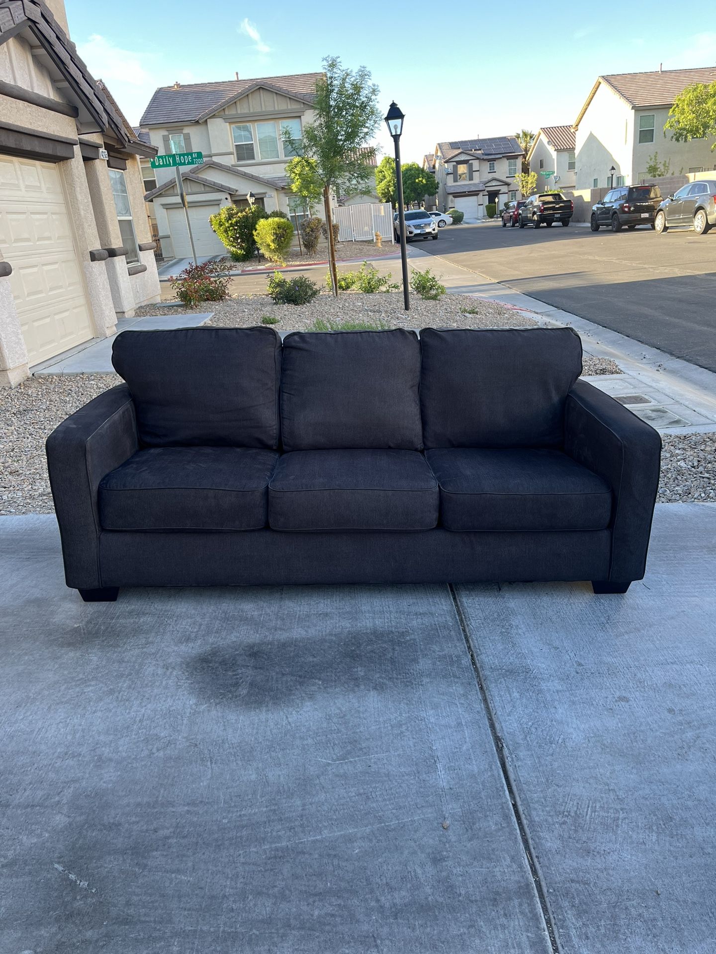 BEAUTIFUL CHARCOAL SOFA + FREE DELIVERY 