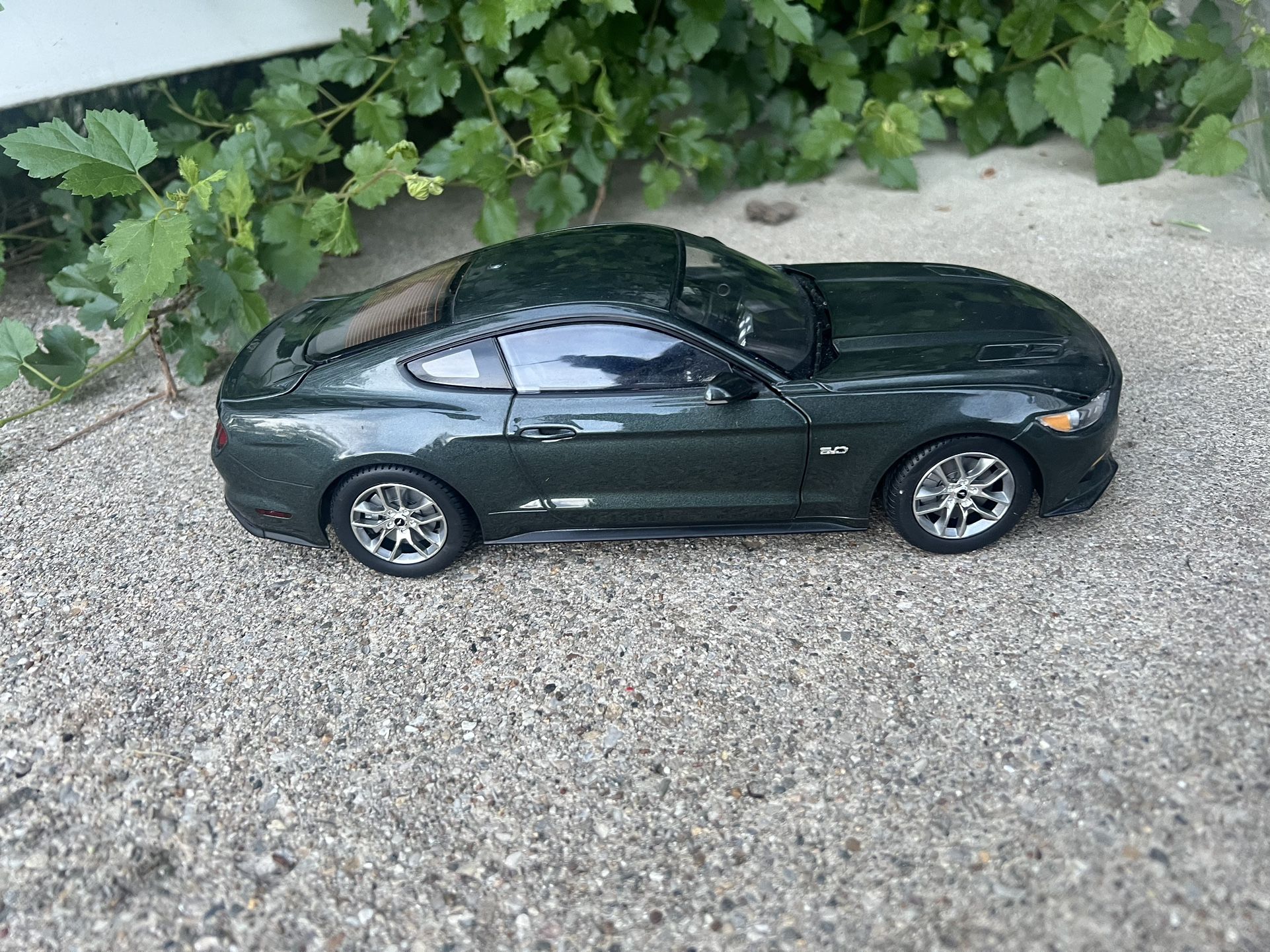 2015 Ford Mustang GT Hard Top, Guard Green - Auto World AW225 - 1/18 Scale Diecast Model Toy Car