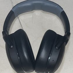 SKULLCANDY headphones
