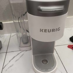 Keurig K-Supreme Single Serve K-Cup Pod Coffee Machine - White