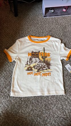 Hooters baby tee