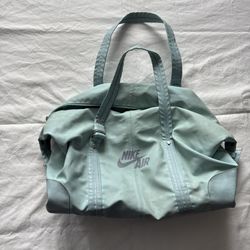 Nike Light Blue Nylon Gym Duffel Bag Zip Closure Adjustable Strap 2 Pockets
